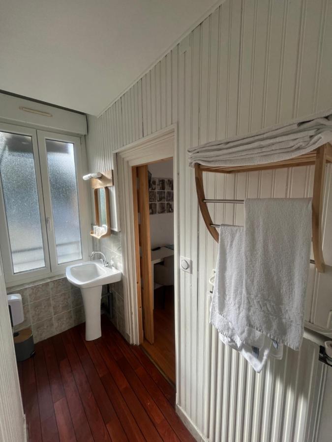 Le Petit Montmartre Hotel Dinard Kültér fotó