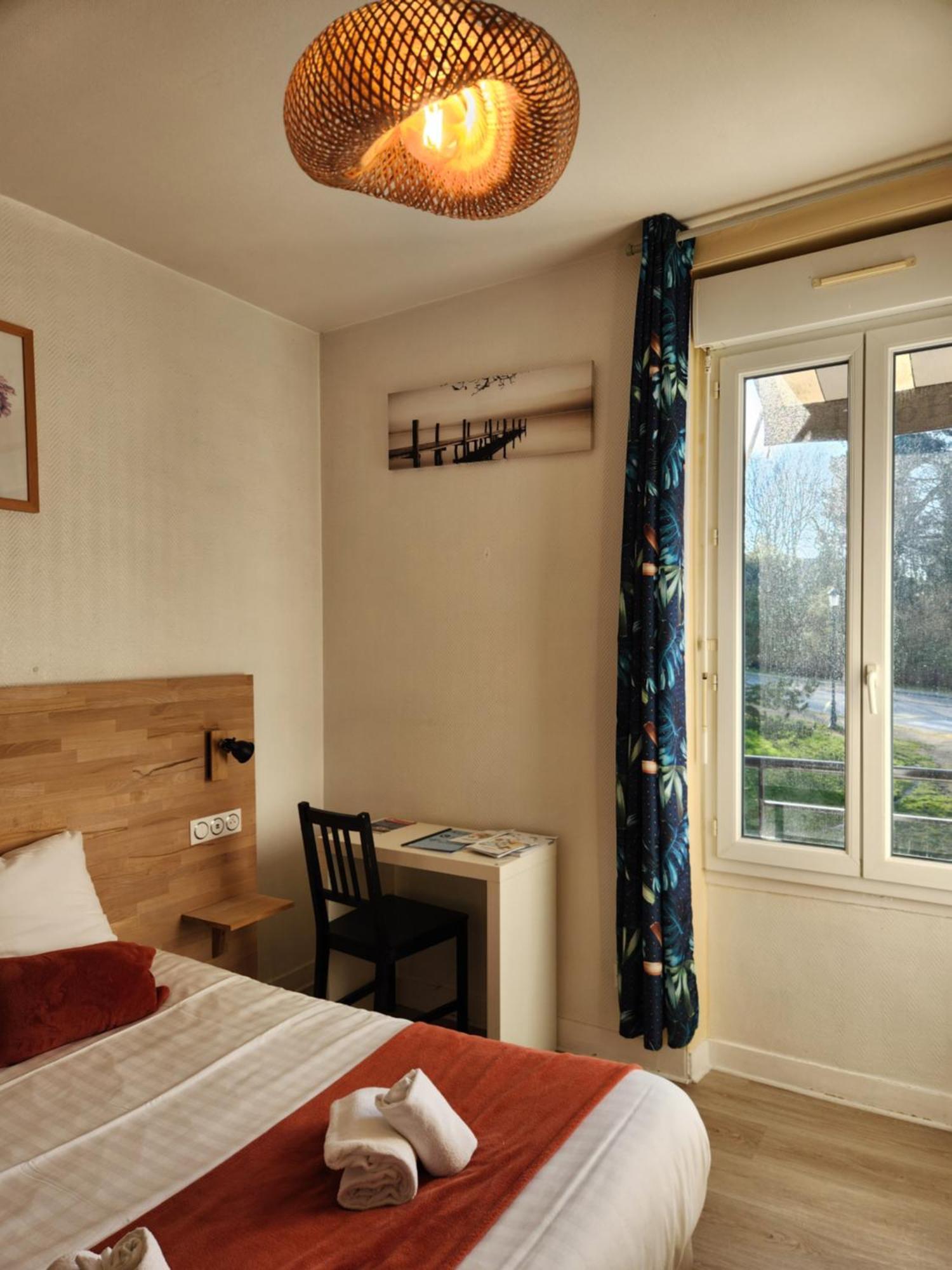 Le Petit Montmartre Hotel Dinard Kültér fotó